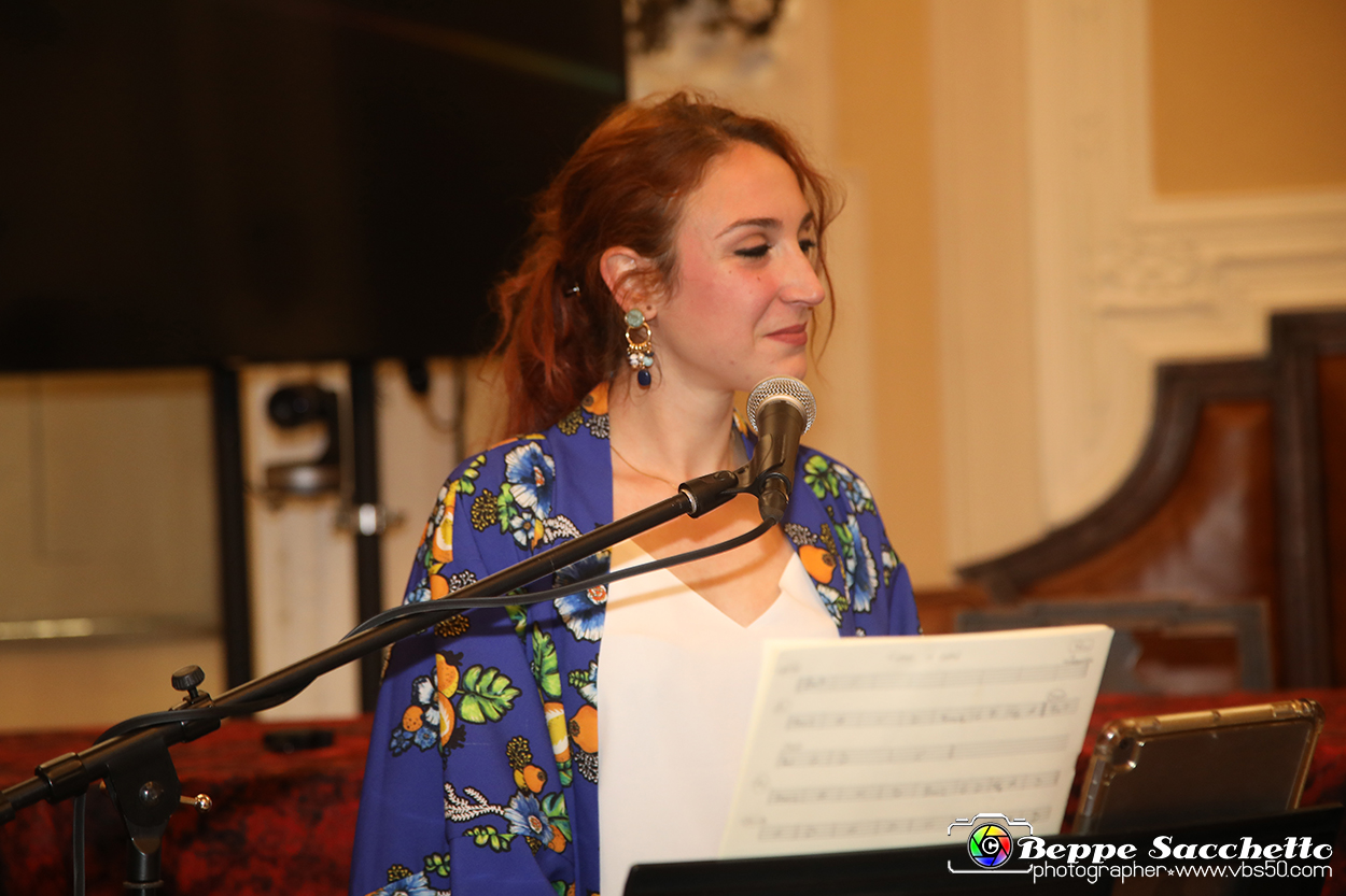 VBS_1311 - Presentazione libro 'Il dono del basilico' di Lucrezia Pernigotti.jpg